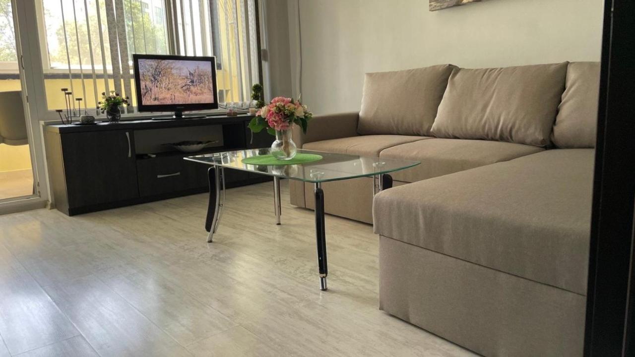 Апартаменты Lotos Apartament Бургас Экстерьер фото